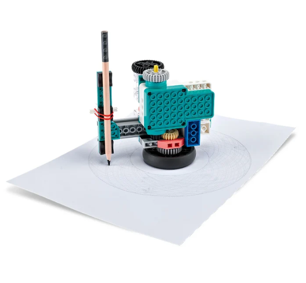 An AI-powered LEGO robot built by a Lab student